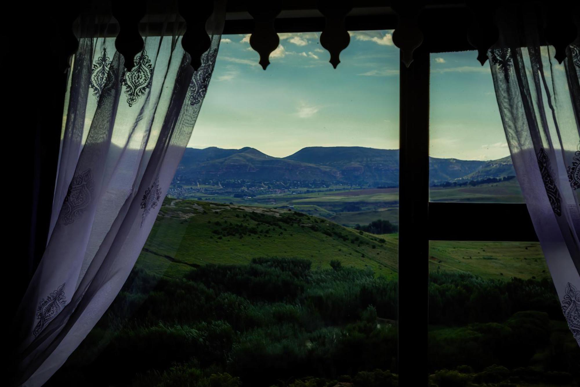 Castle In Clarens Apartment Bagian luar foto