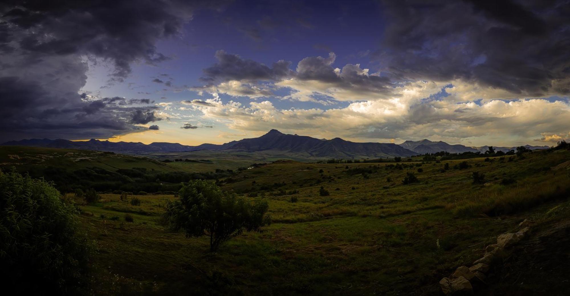 Castle In Clarens Apartment Bagian luar foto